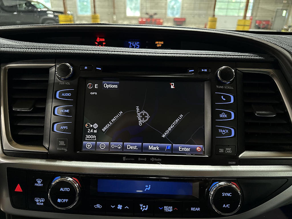 Thumbnail: 2019 Toyota Highlander - 12