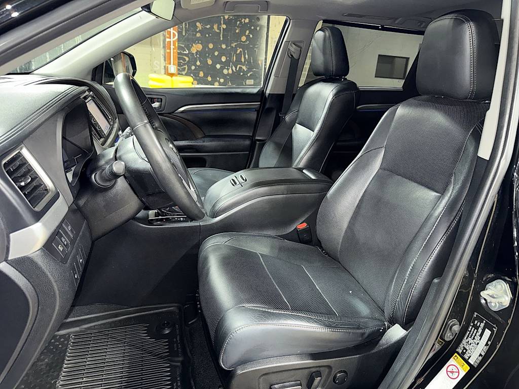 Thumbnail: 2019 Toyota Highlander - 9