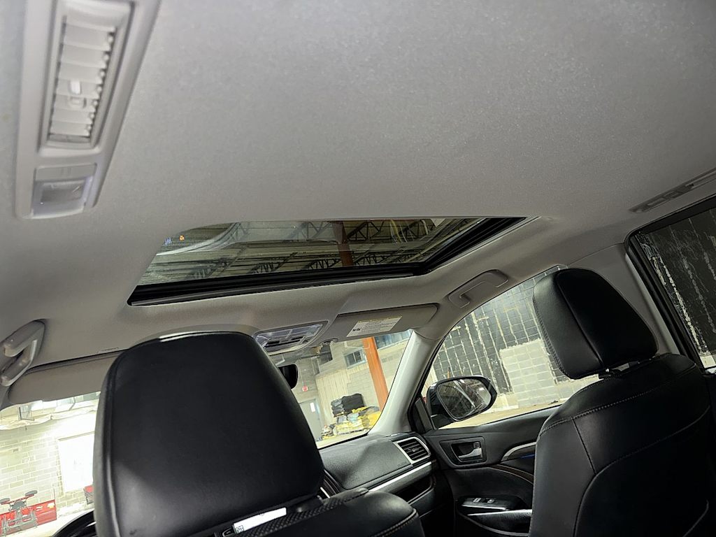 Thumbnail: 2019 Toyota Highlander - 30
