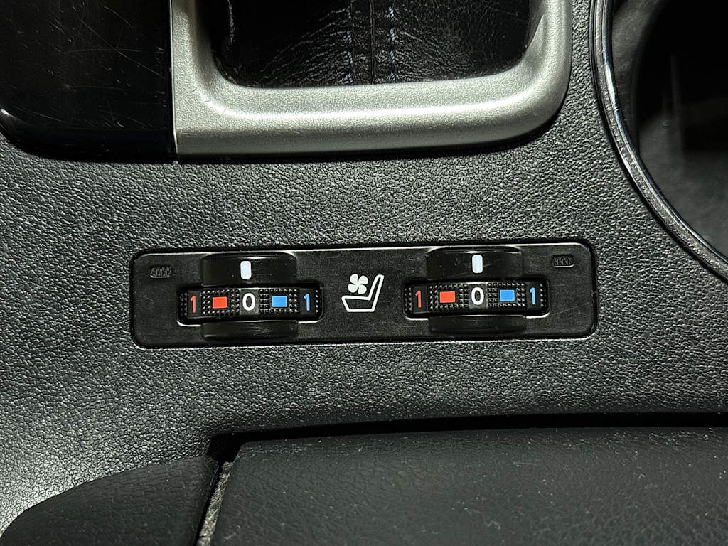 Thumbnail: 2019 Toyota Highlander - 36