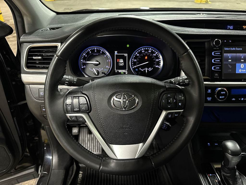 Thumbnail: 2019 Toyota Highlander - 2