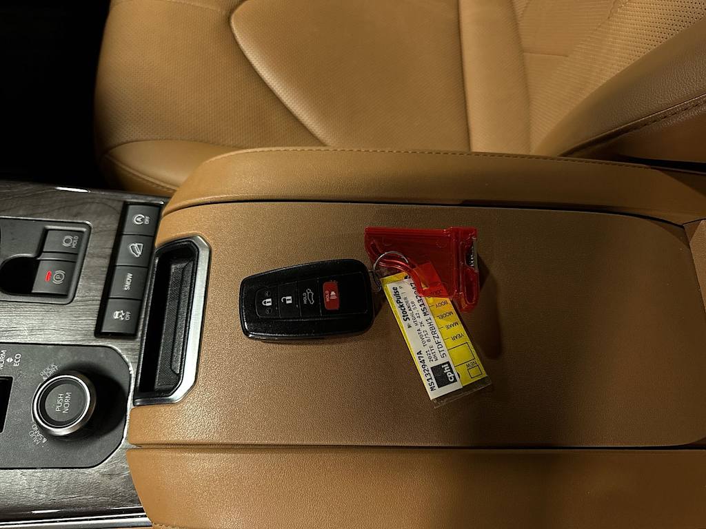 Thumbnail: 2021 Toyota Highlander - 38