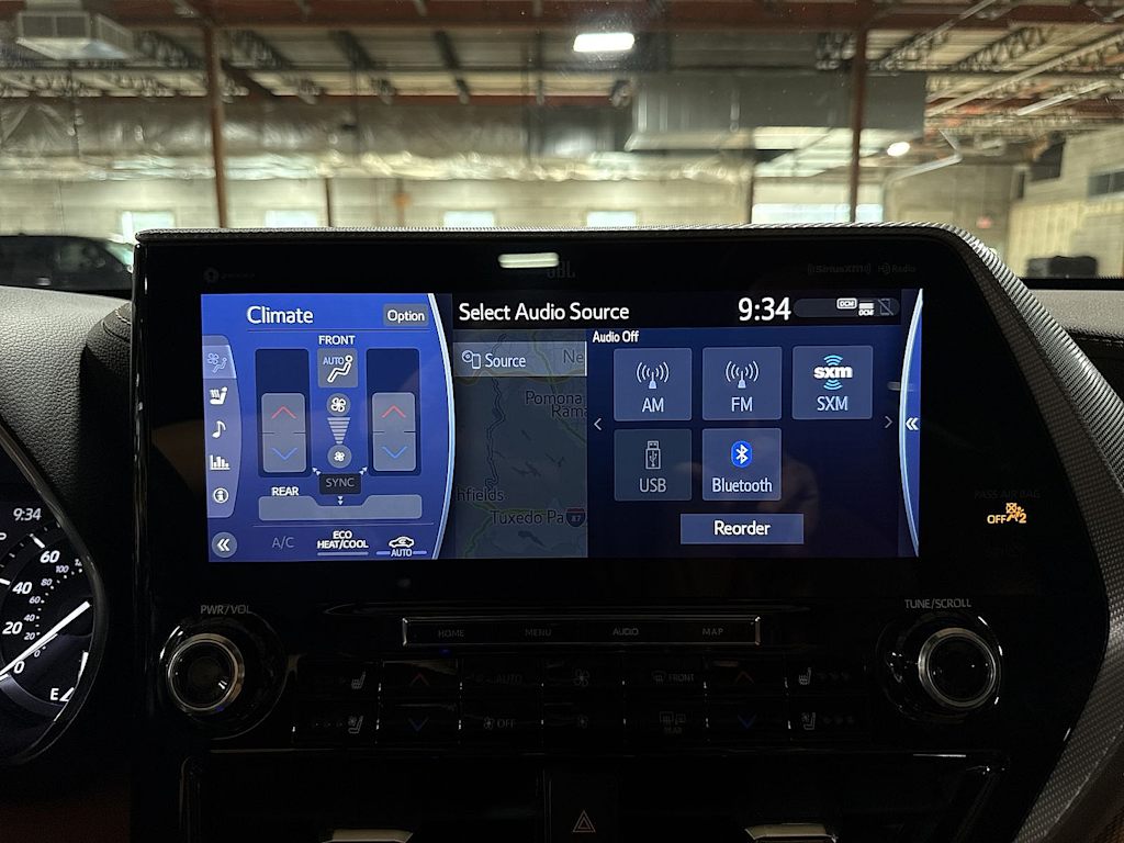 Thumbnail: 2021 Toyota Highlander - 25