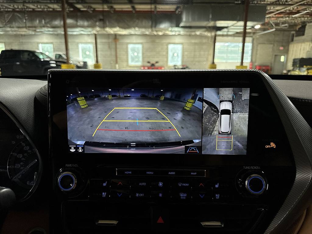 Thumbnail: 2021 Toyota Highlander - 30