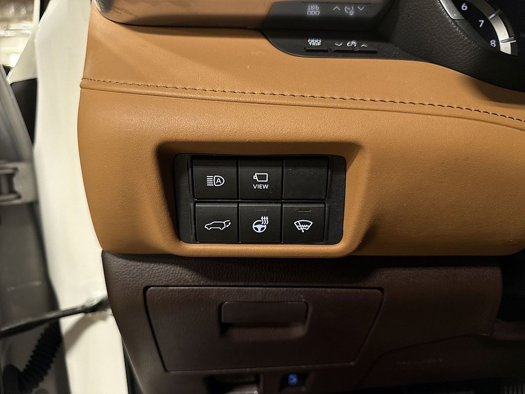 Thumbnail: 2021 Toyota Highlander - 35