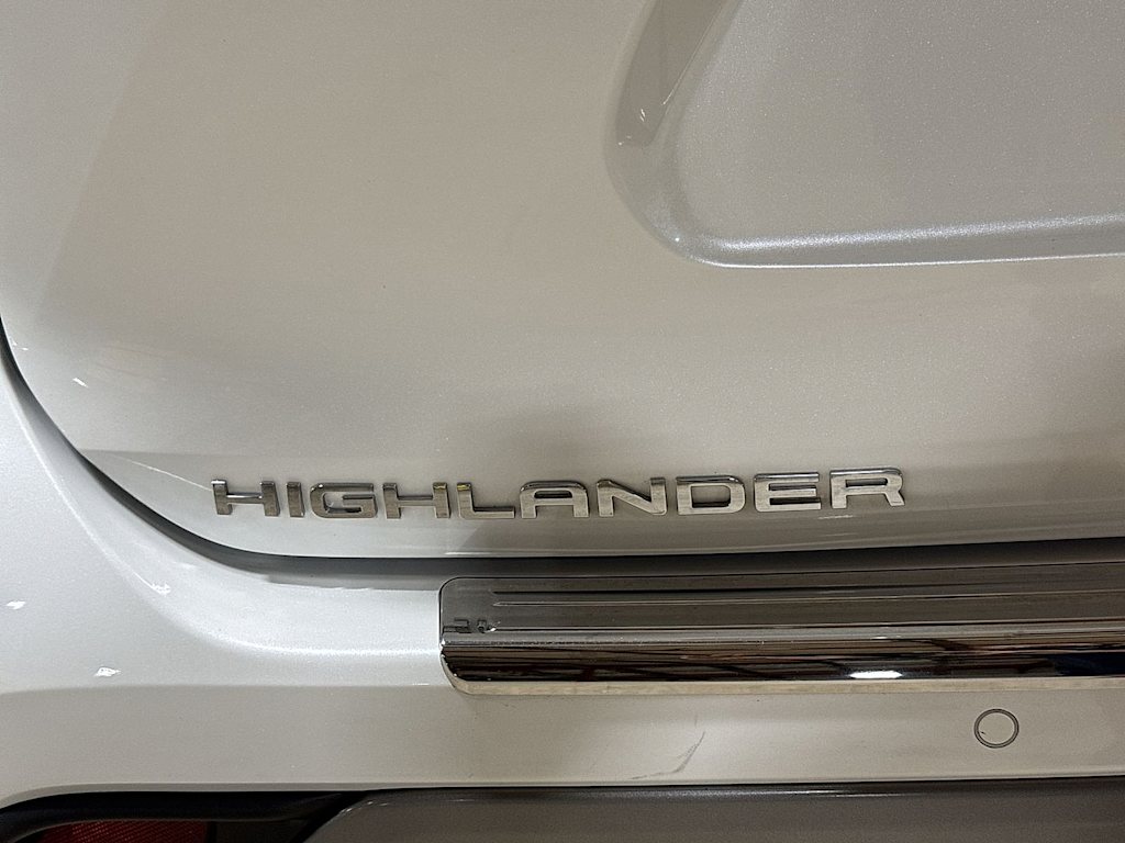 Thumbnail: 2021 Toyota Highlander - 6