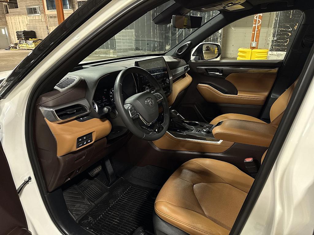 Thumbnail: 2021 Toyota Highlander - 8