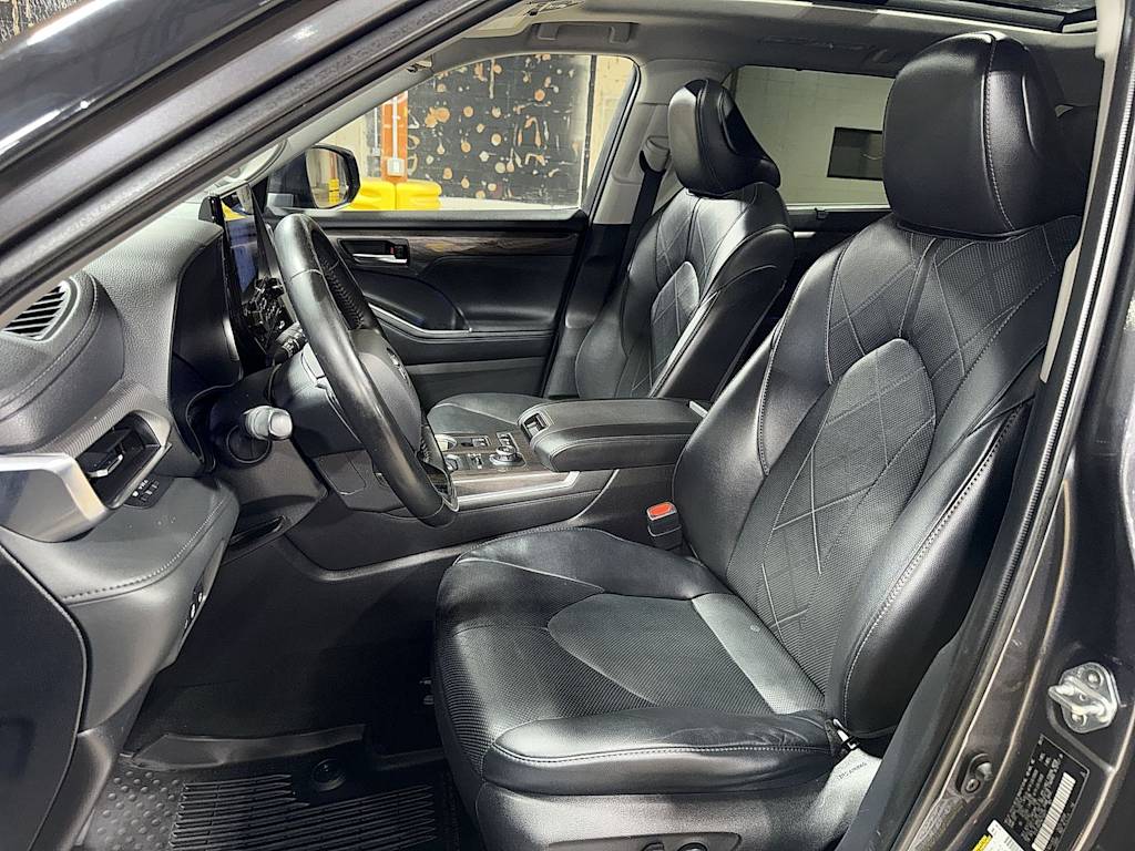 Thumbnail: 2021 Toyota Highlander - 9
