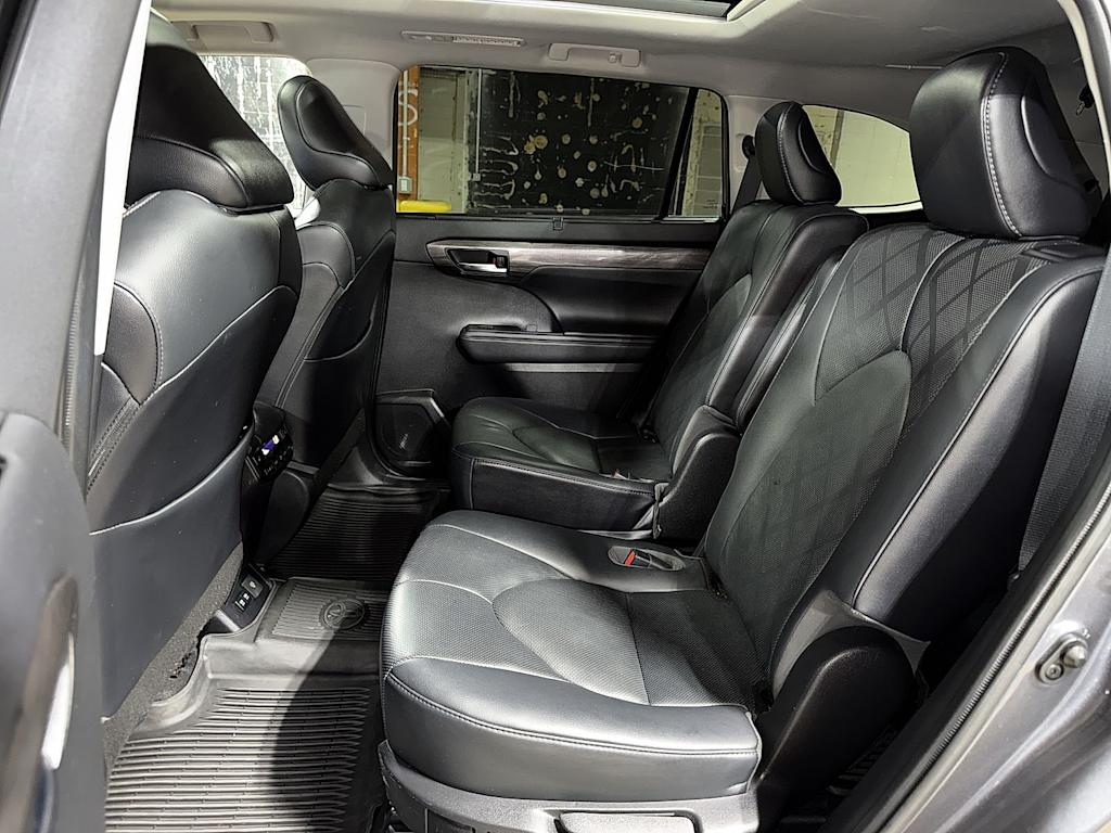 Thumbnail: 2021 Toyota Highlander - 11