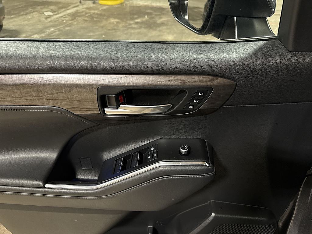 Thumbnail: 2021 Toyota Highlander - 26