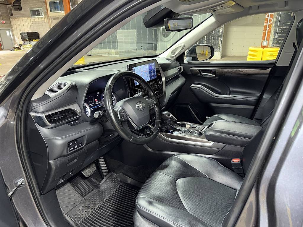 Thumbnail: 2021 Toyota Highlander - 8
