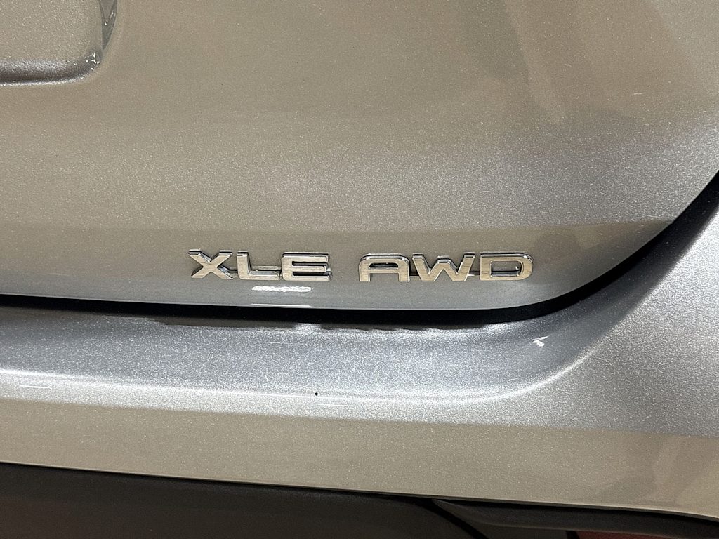 Thumbnail: 2022 Toyota Highlander - 31