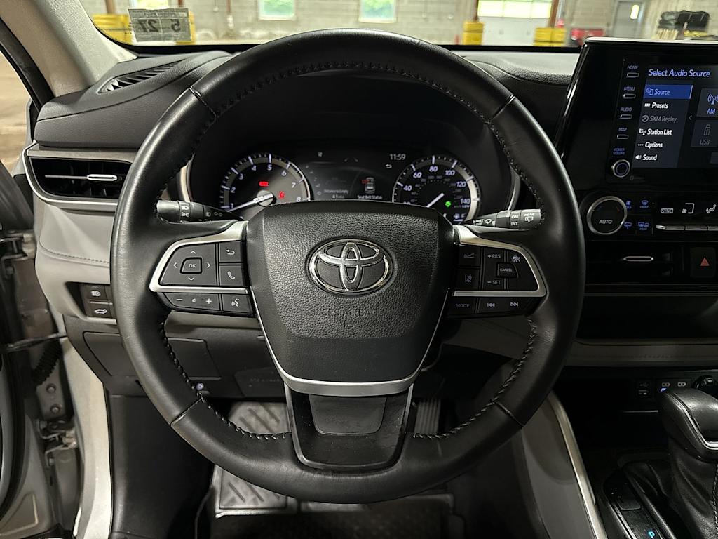 Thumbnail: 2022 Toyota Highlander - 2