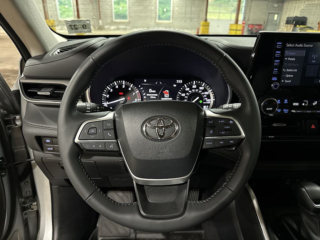Thumbnail: 2022 Toyota Highlander - 2
