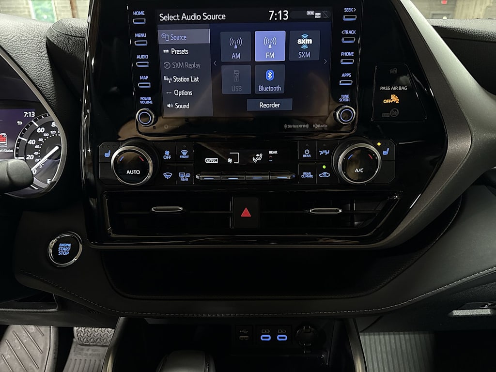 Thumbnail: 2022 Toyota Highlander - 26