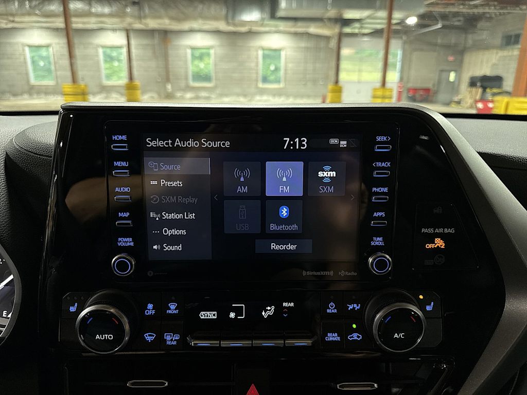 Thumbnail: 2022 Toyota Highlander - 13