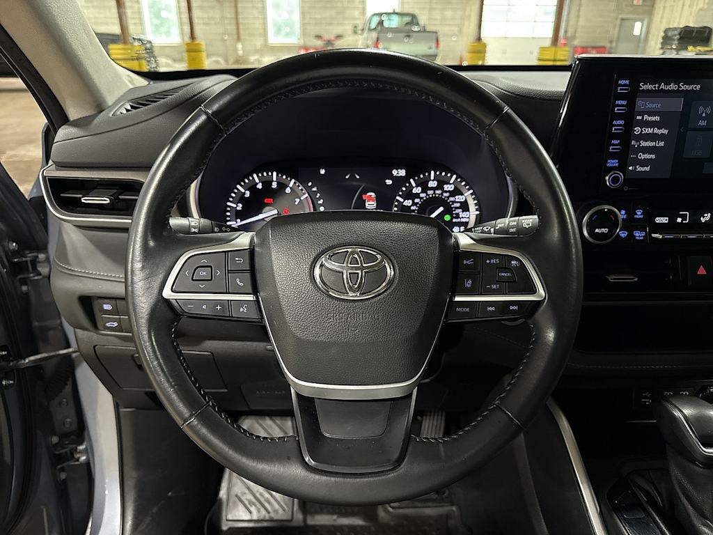 Thumbnail: 2022 Toyota Highlander - 2