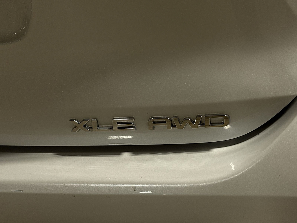 Thumbnail: 2022 Toyota Highlander - 30