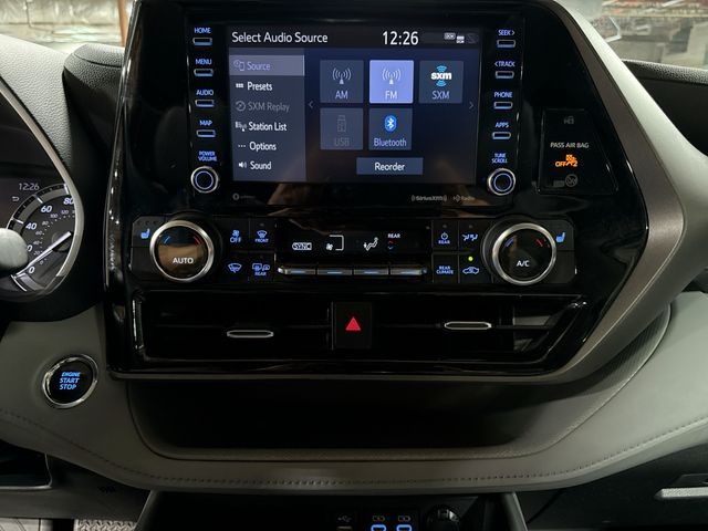 Thumbnail: 2022 Toyota Highlander - 24