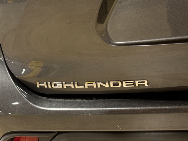 Thumbnail: 2022 Toyota Highlander - 6