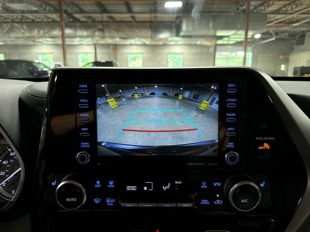Thumbnail: 2022 Toyota Highlander - 28