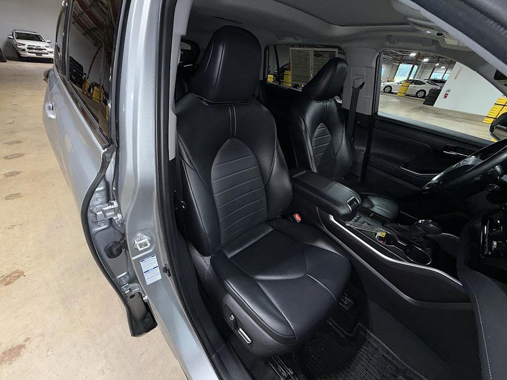 Thumbnail: 2021 Toyota Highlander - 11