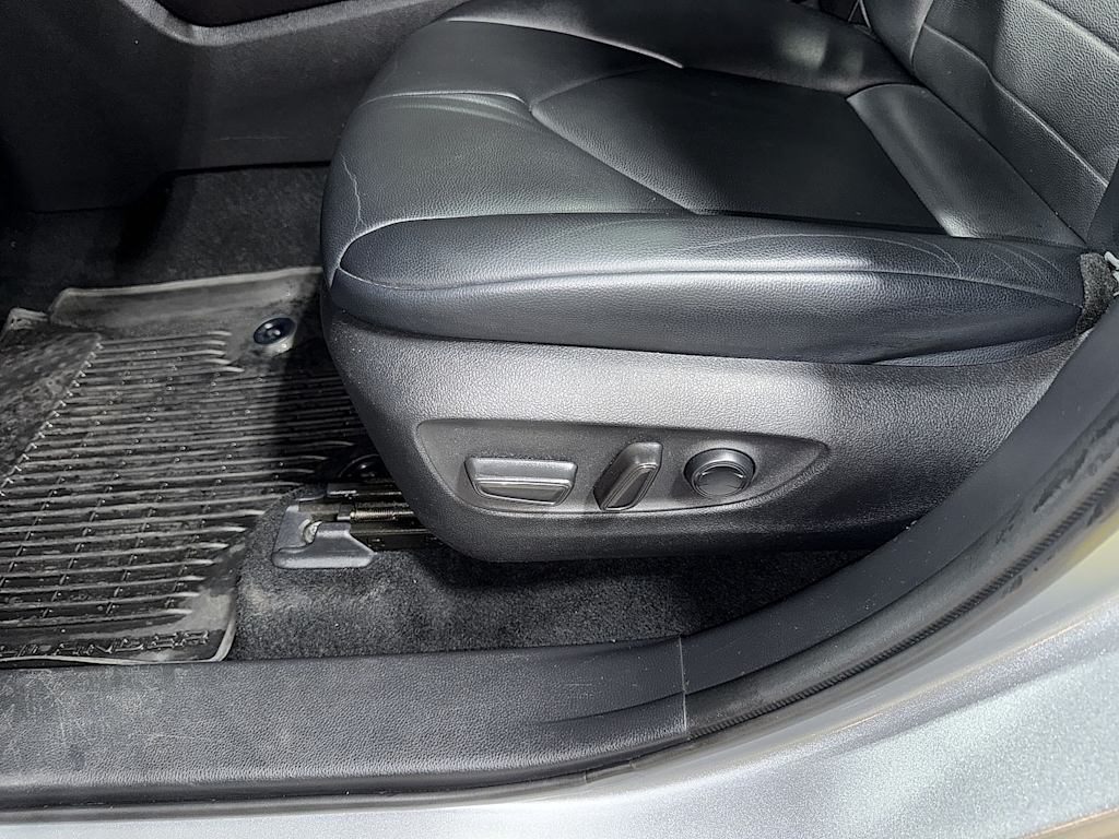 Thumbnail: 2021 Toyota Highlander - 28