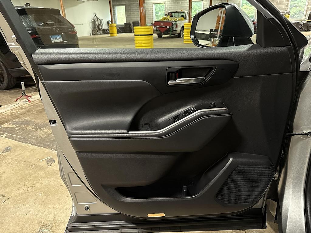 Thumbnail: 2021 Toyota Highlander - 34