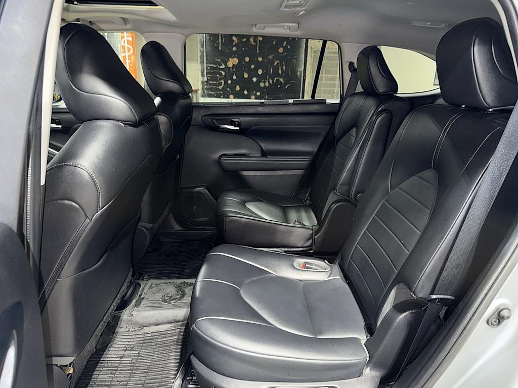 Thumbnail: 2021 Toyota Highlander - 12