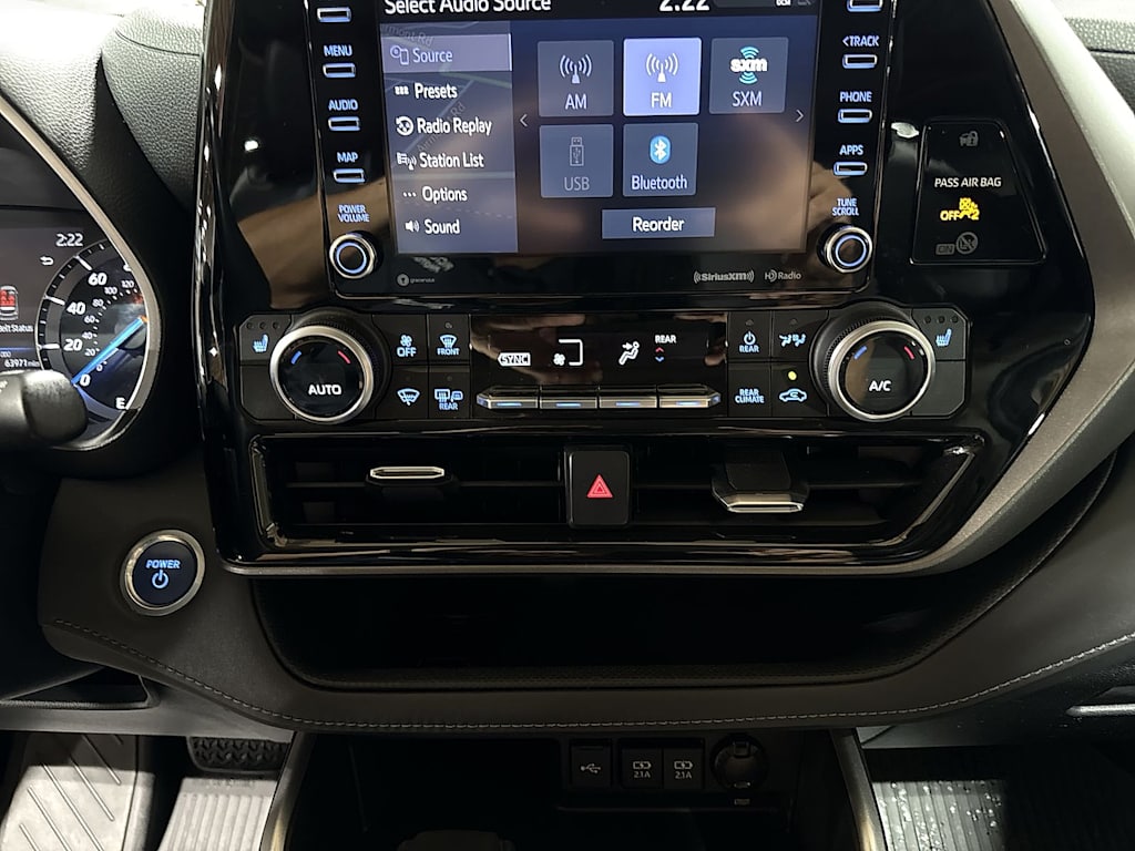 Thumbnail: 2021 Toyota Highlander - 26