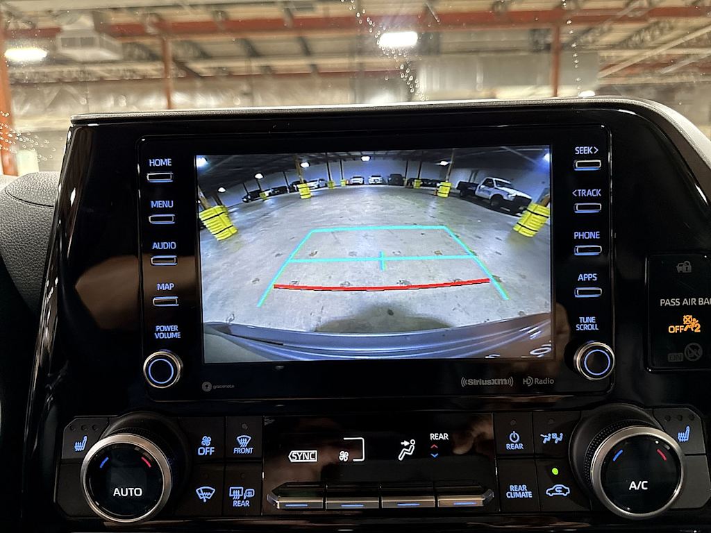 Thumbnail: 2021 Toyota Highlander - 30