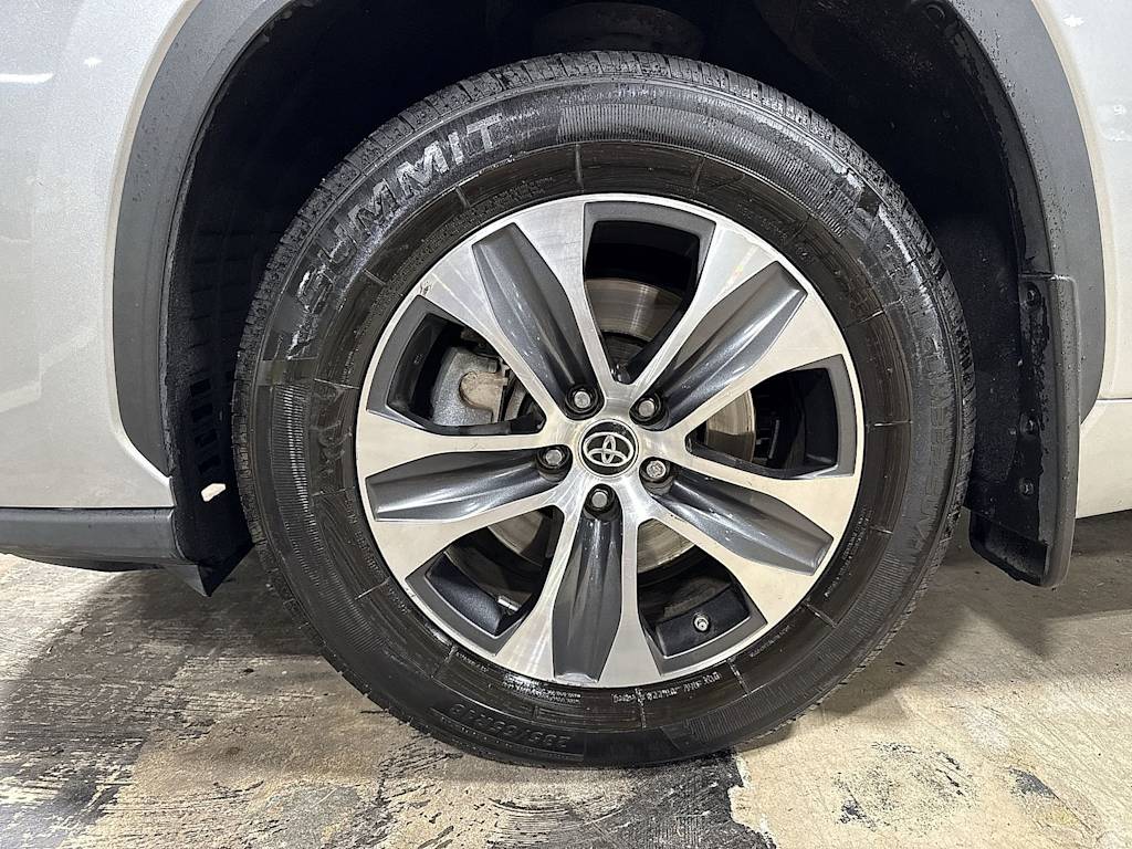 Thumbnail: 2021 Toyota Highlander - 7