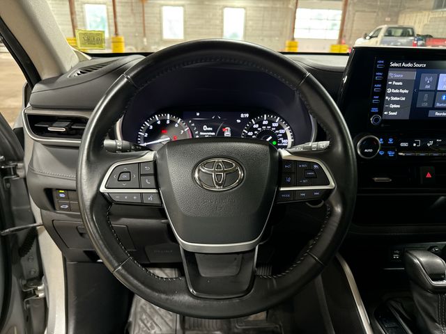 Thumbnail: 2022 Toyota Highlander - 2