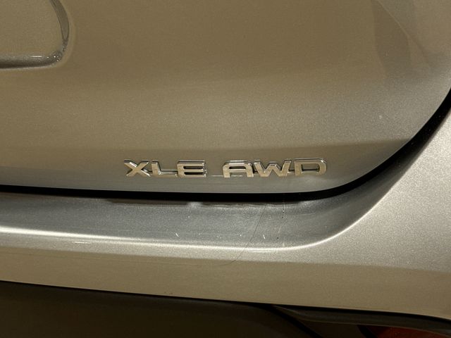 Thumbnail: 2022 Toyota Highlander - 32