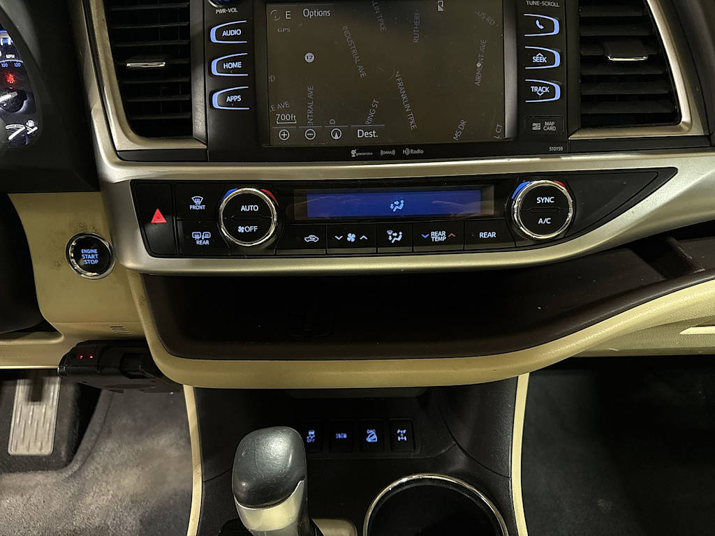 Thumbnail: 2016 Toyota Highlander - 26