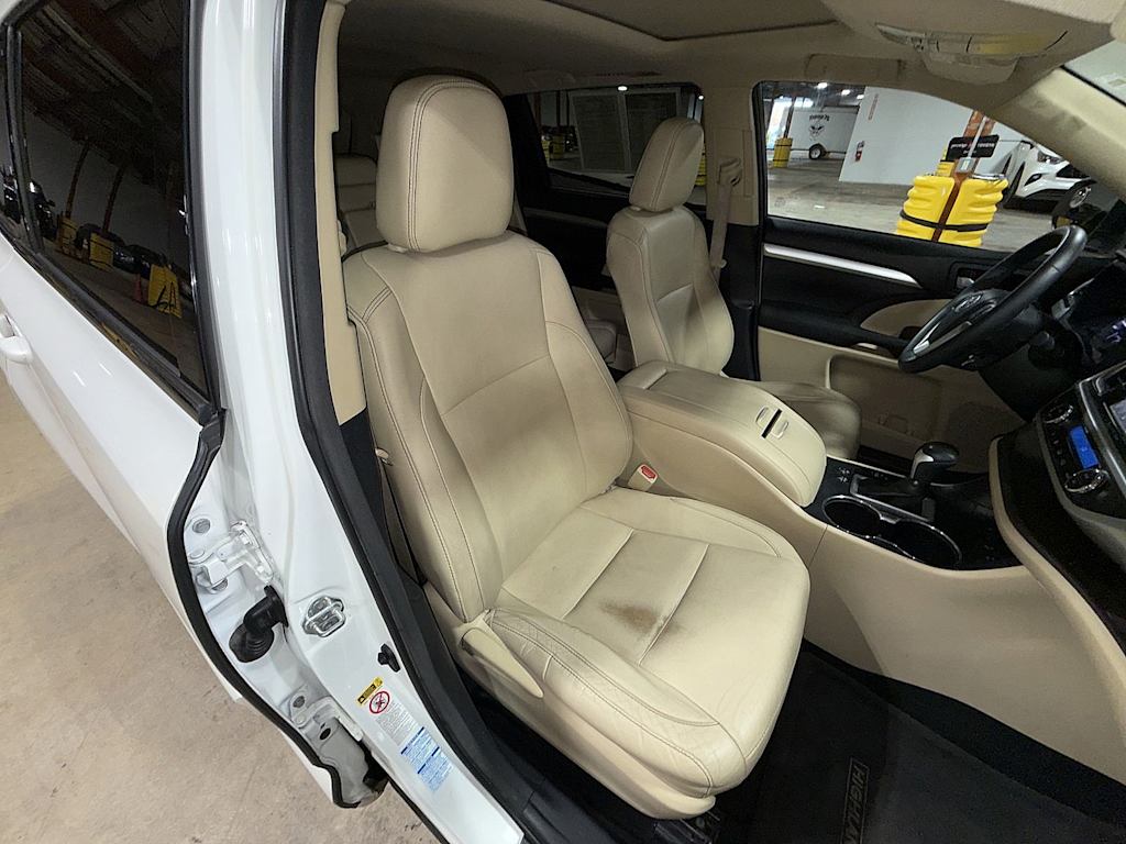 Thumbnail: 2016 Toyota Highlander - 11