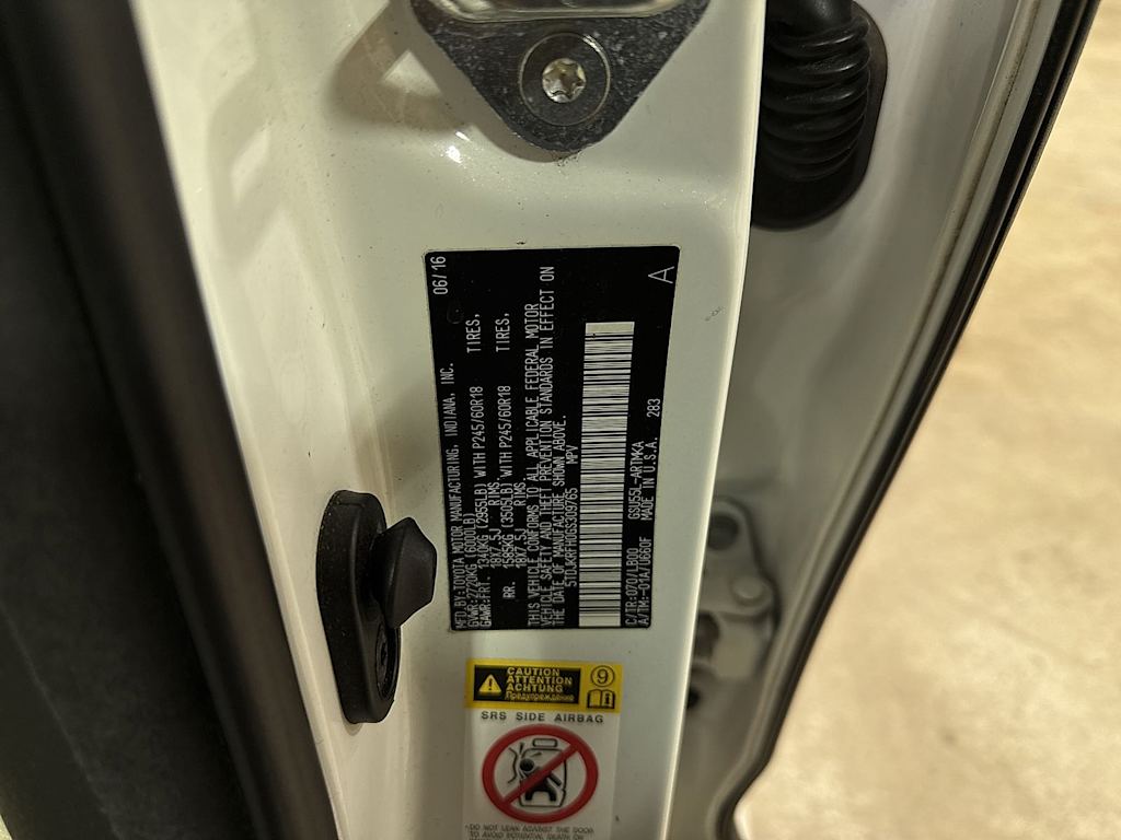 Thumbnail: 2016 Toyota Highlander - 24