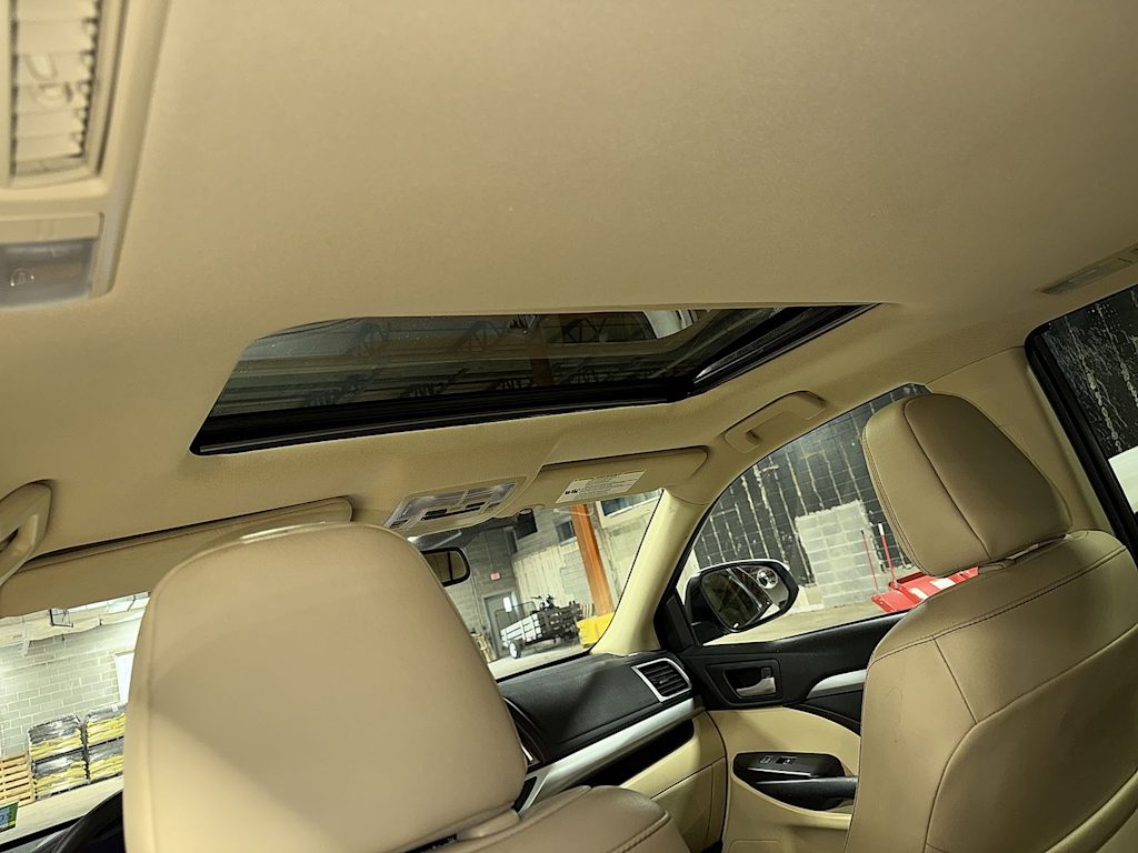 Thumbnail: 2016 Toyota Highlander - 28