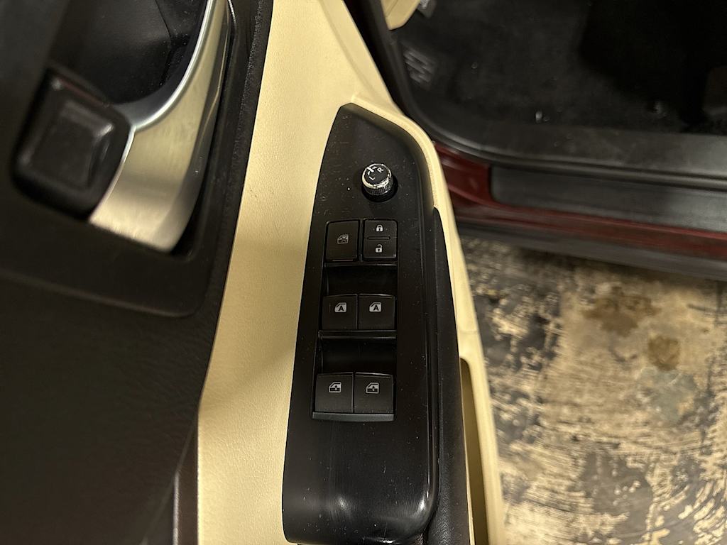 Thumbnail: 2019 Toyota Highlander - 27