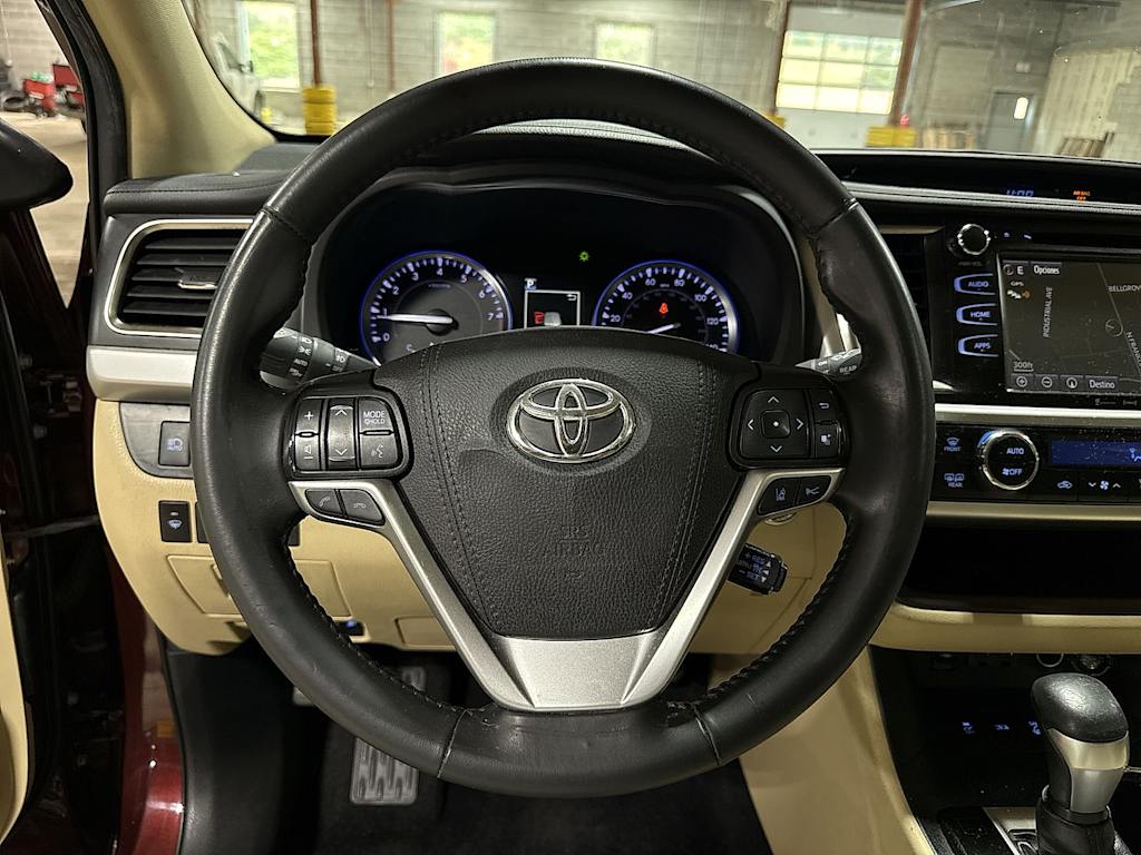 Thumbnail: 2019 Toyota Highlander - 2