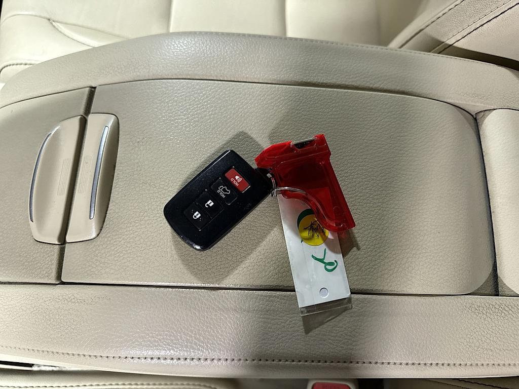 Thumbnail: 2019 Toyota Highlander - 36