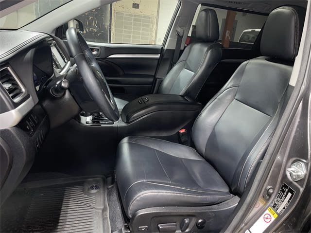 2018 Toyota Highlander SE 9