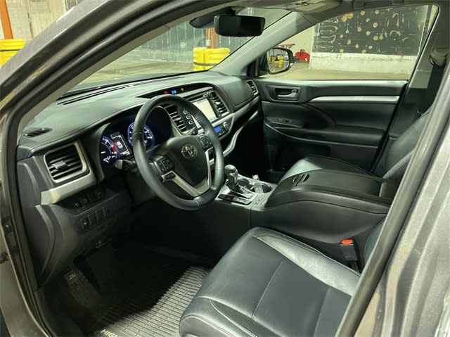 2018 Toyota Highlander SE 8