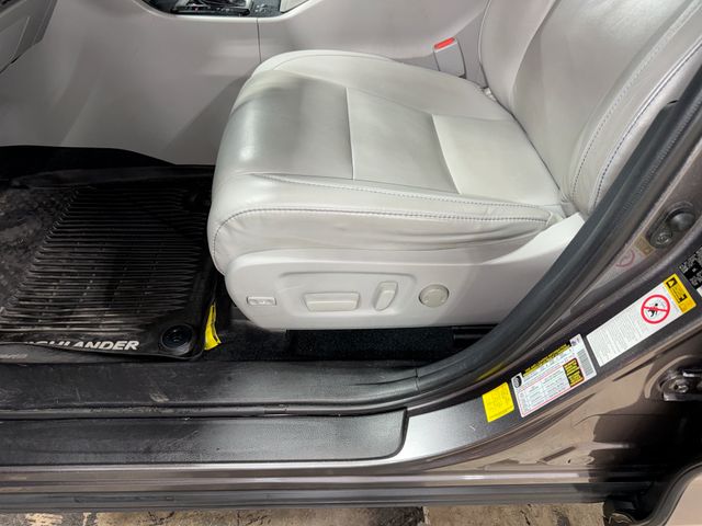 Thumbnail: 2019 Toyota Highlander - 26
