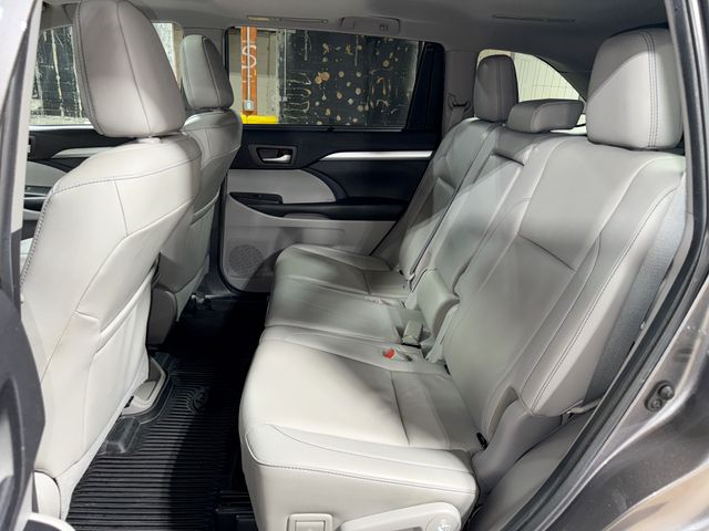 Thumbnail: 2019 Toyota Highlander - 11