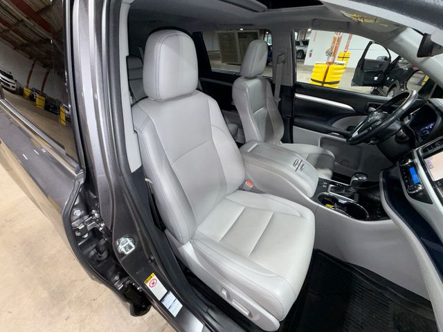 Thumbnail: 2019 Toyota Highlander - 10