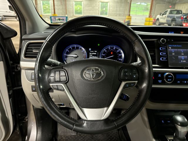 Thumbnail: 2019 Toyota Highlander - 2