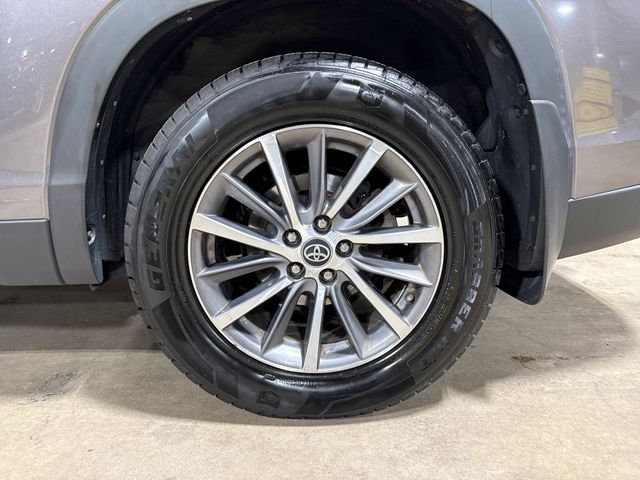 Thumbnail: 2019 Toyota Highlander - 7