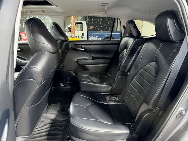 Thumbnail: 2023 Toyota Highlander - 12