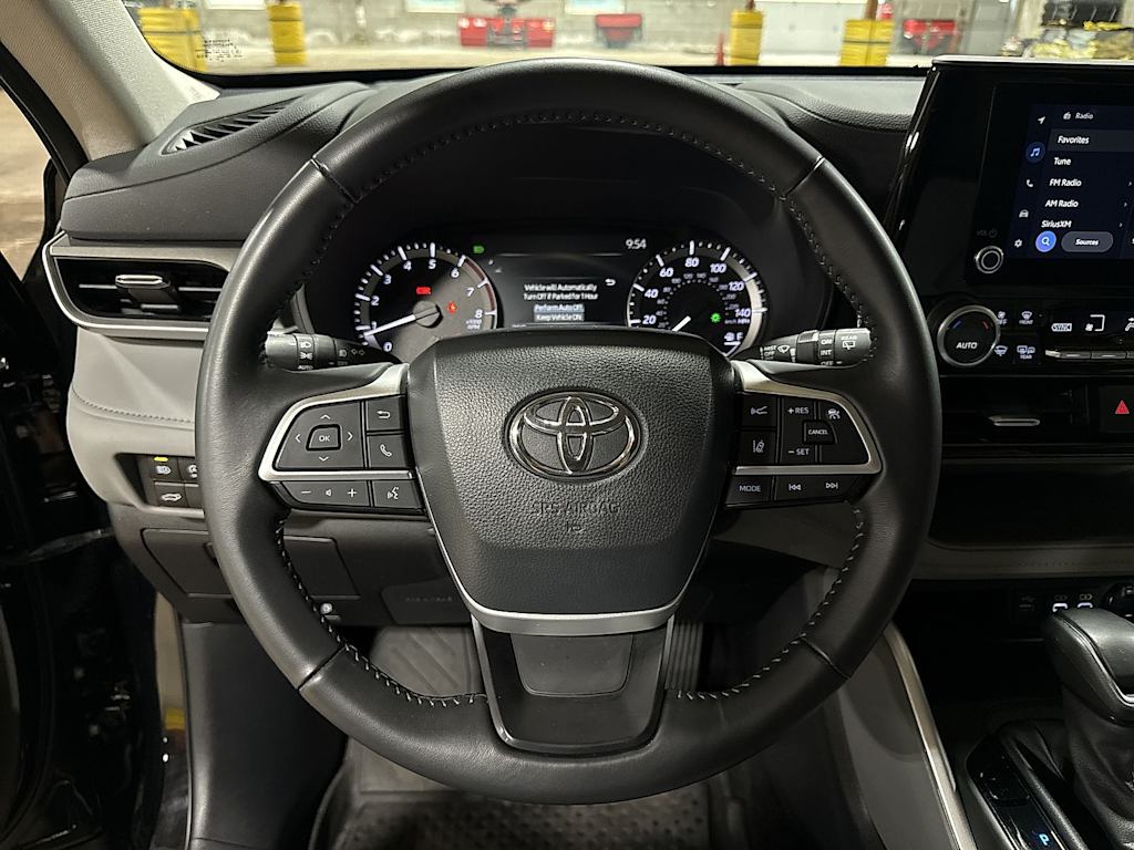 Thumbnail: 2024 Toyota Highlander - 2